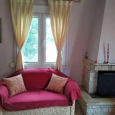 Aggelos House In Kalamitsi
