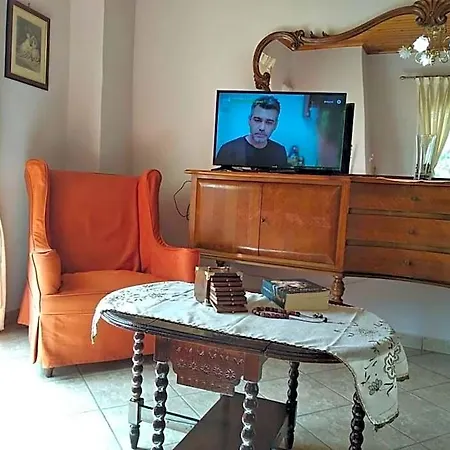 Aggelos House In Kalamitsi 4*