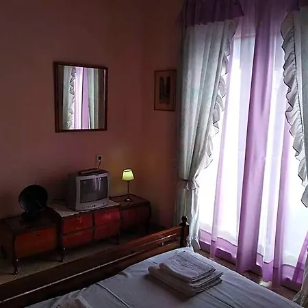 Aggelos House In Kalamitsi 4*