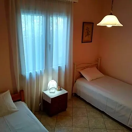 Aggelos House In Kalamitsi 4* Lefkáda