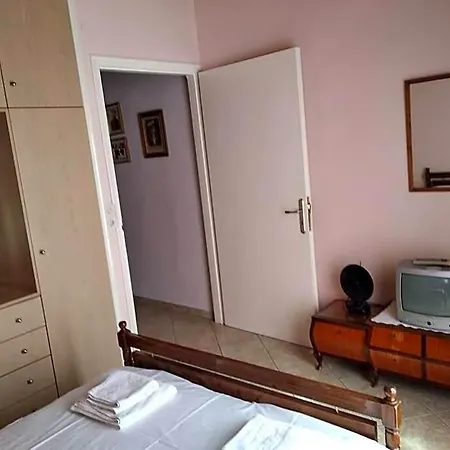 Aggelos House In Kalamitsi Hotel 4*